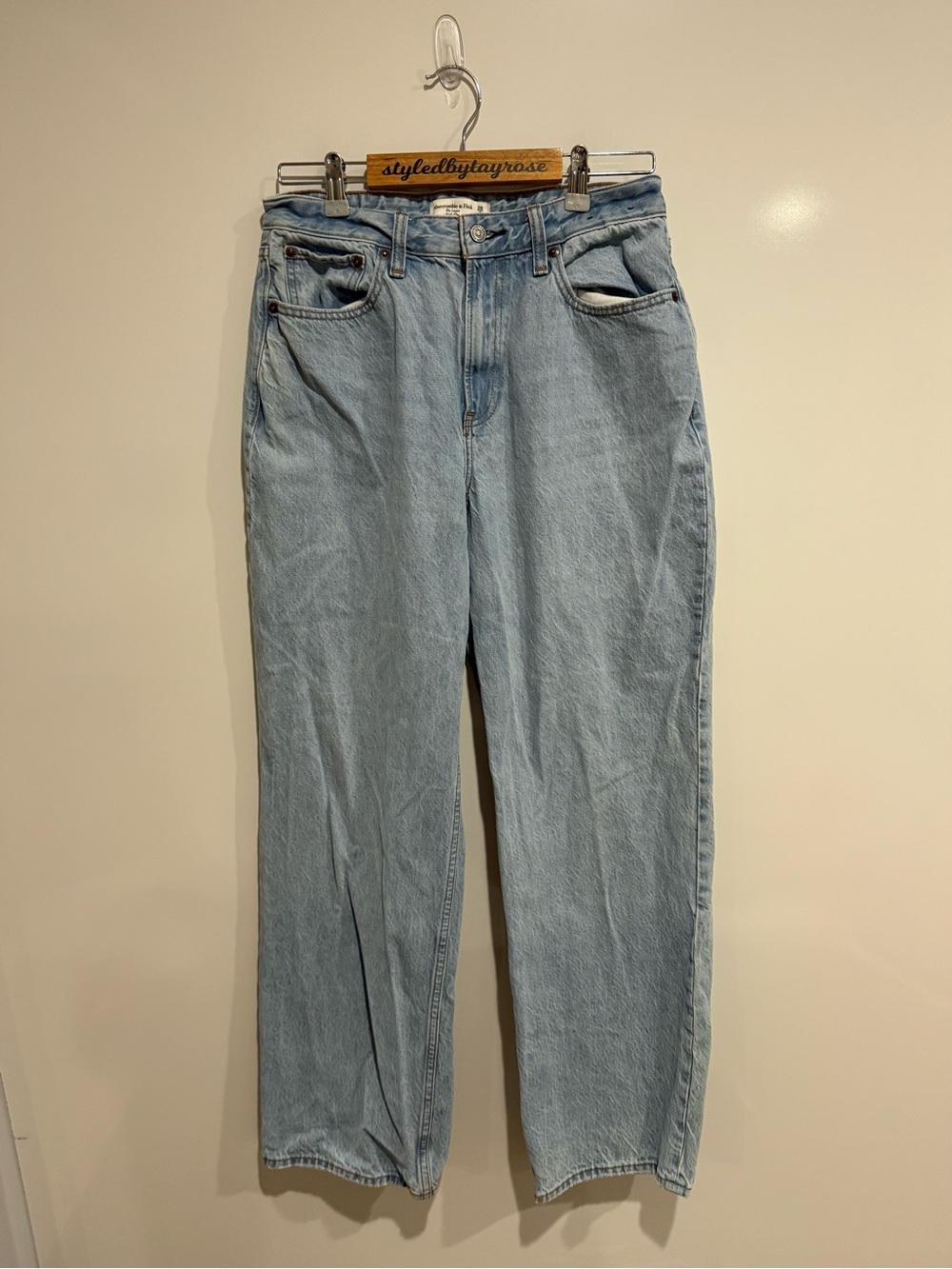 Abercrombie & Fitch Curve Love High Rise Loose Jean - Picture 4 of 7